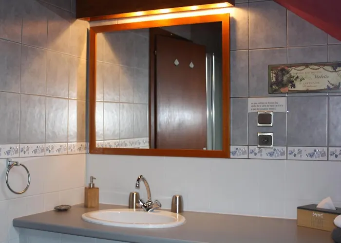 לינה וארוחת בוקר Le Clos Pre 3*